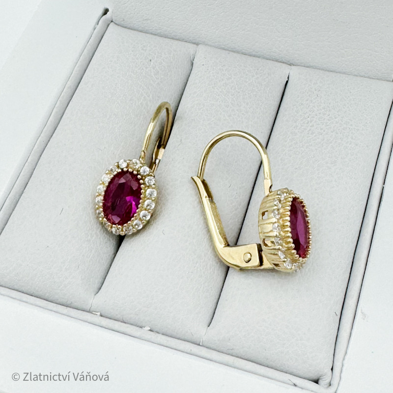 Žluté zlato náušnice se syntetickým rubínem na klapku